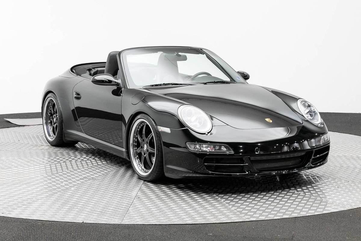 Used 2006 Porsche 911 Carrera RWD image 4