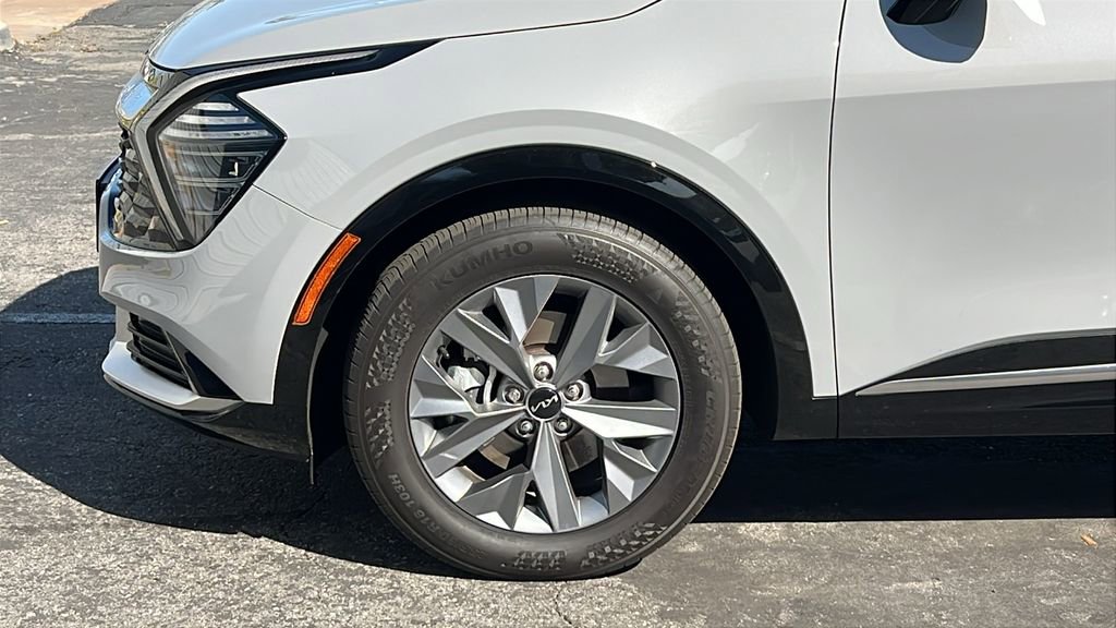 Used 2025 Kia Sportage SX image 10