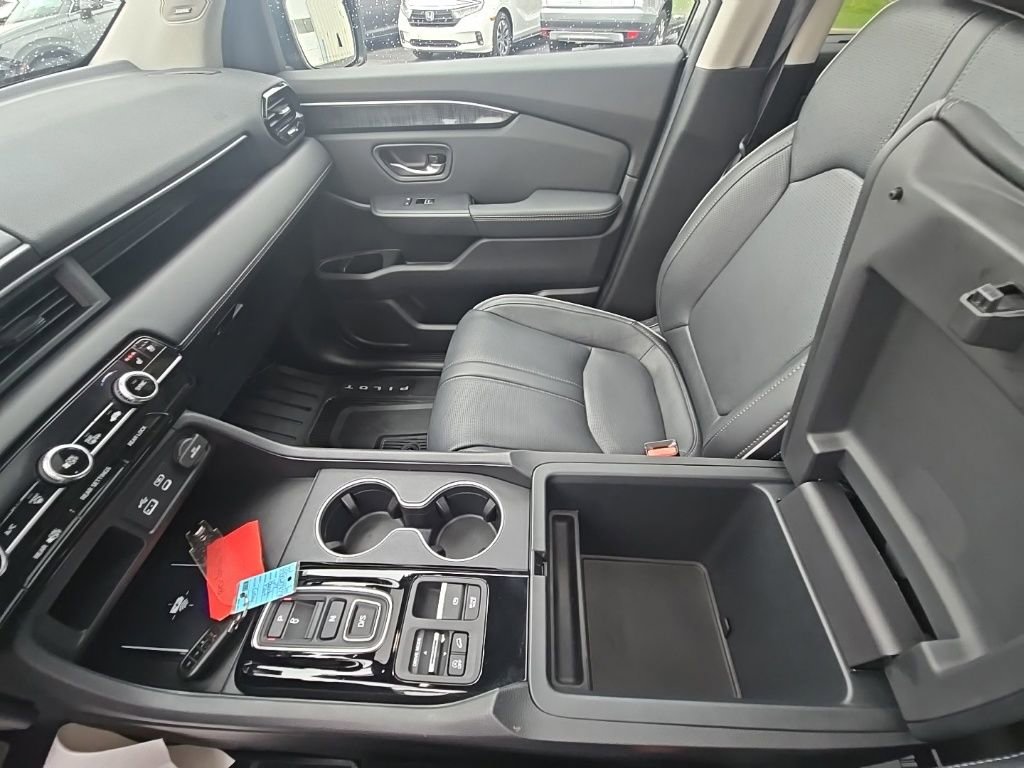 Used 2024 Honda Pilot Elite image 25