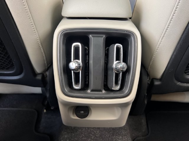Used 2019 Volvo XC40 T5 Momentum AWD/4WD image 42