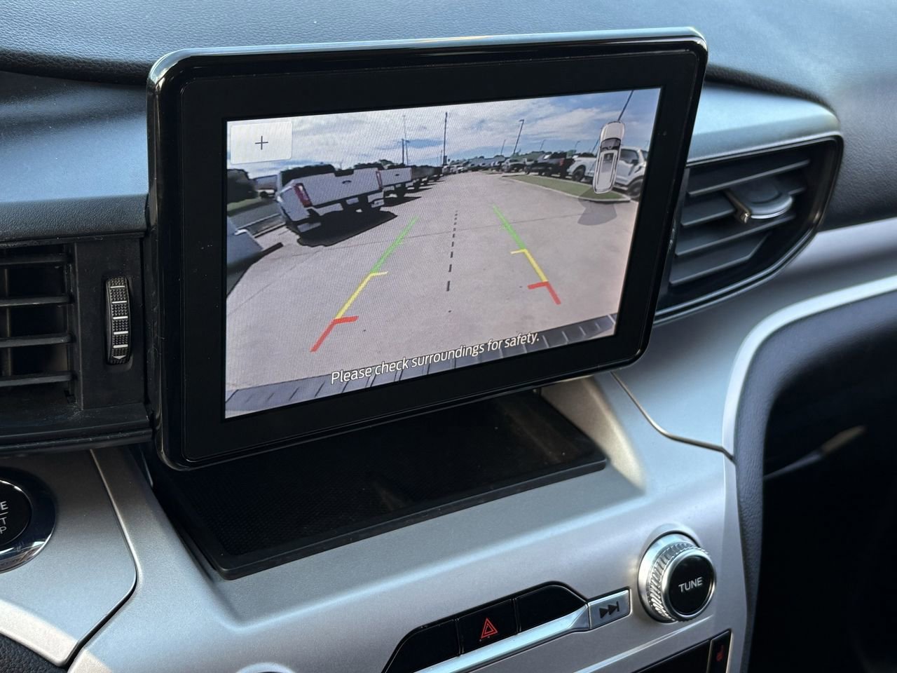 Used 2022 Ford Explorer XLT image 21