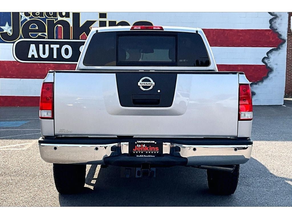Used 2010 Nissan Titan SE w/ SE Value Truck Pkg AWD/4WD image 4