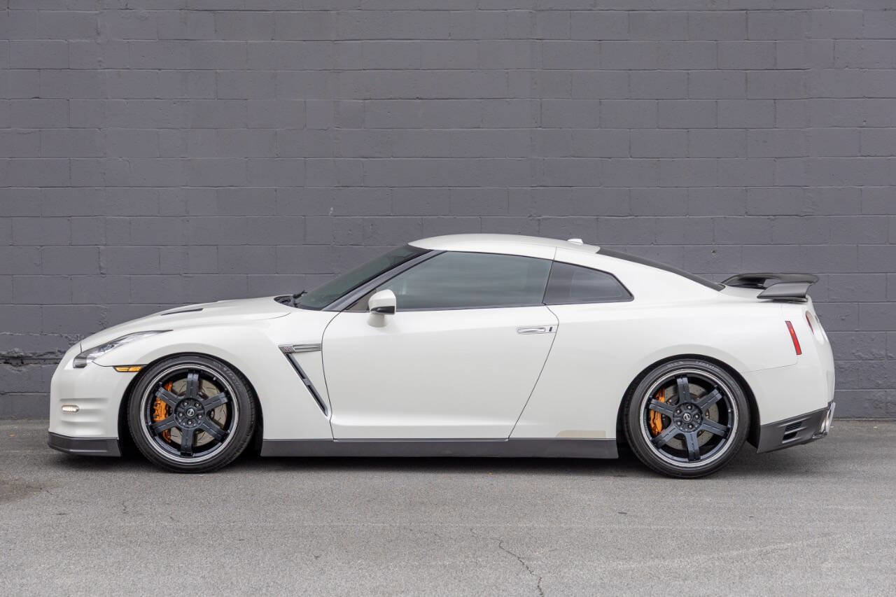 Used 2014 Nissan GT-R Black Edition AWD/4WD image 4