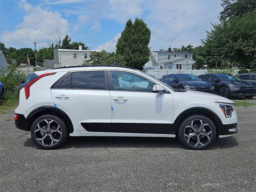 New 2025 Kia Niro EX Touring image 6