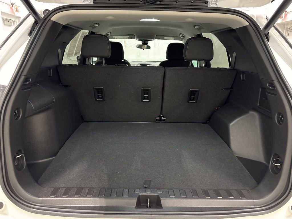 Used 2024 Chevrolet Equinox LT image 37