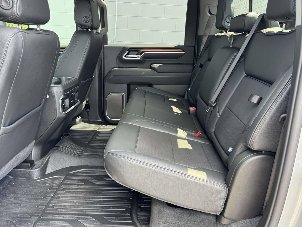 Used 2026 GMC Sierra 2500 Denali w/ Denali Reserve Package AWD/4WD image 17