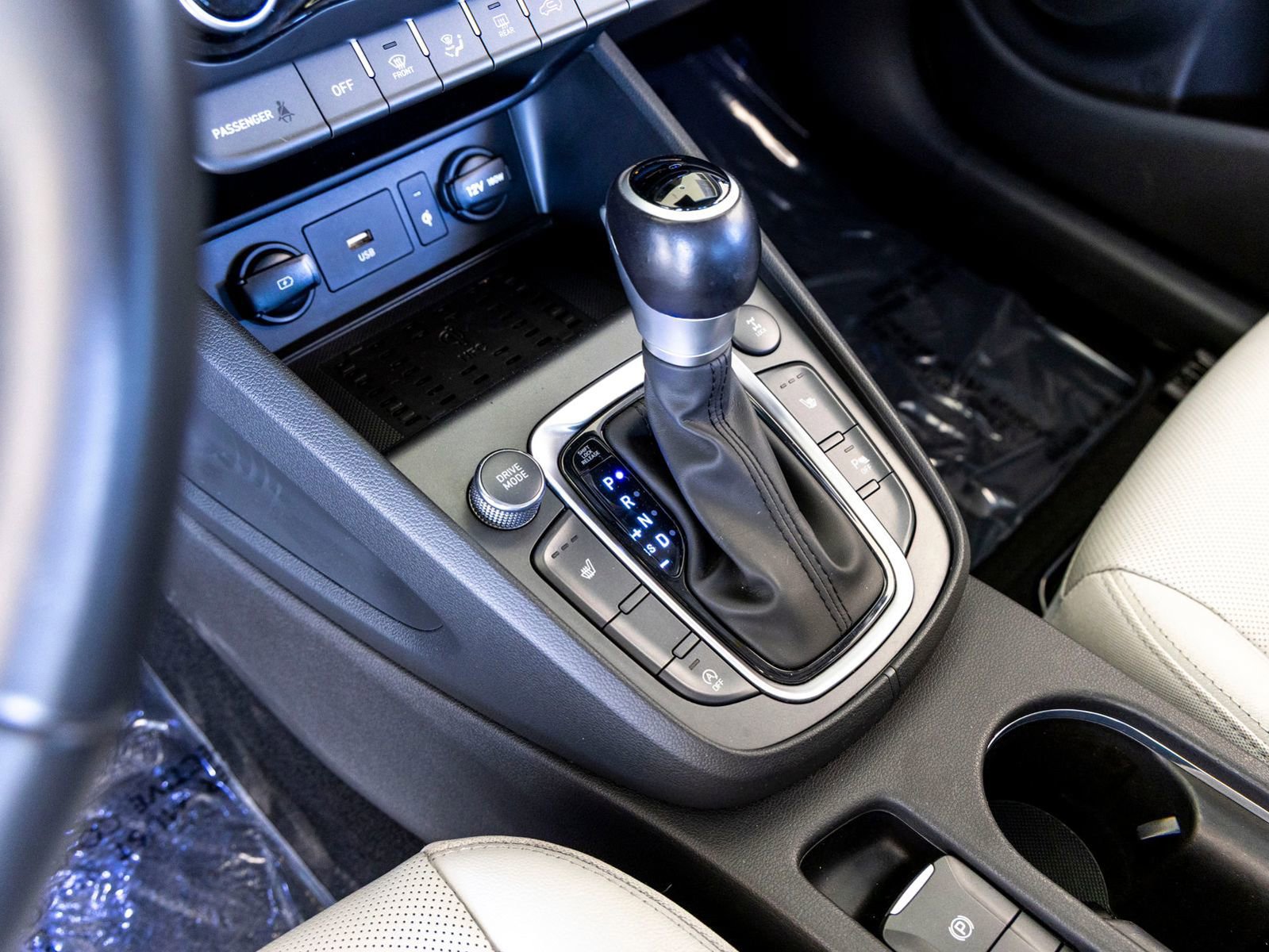 Used 2023 Hyundai Kona Limited image 18