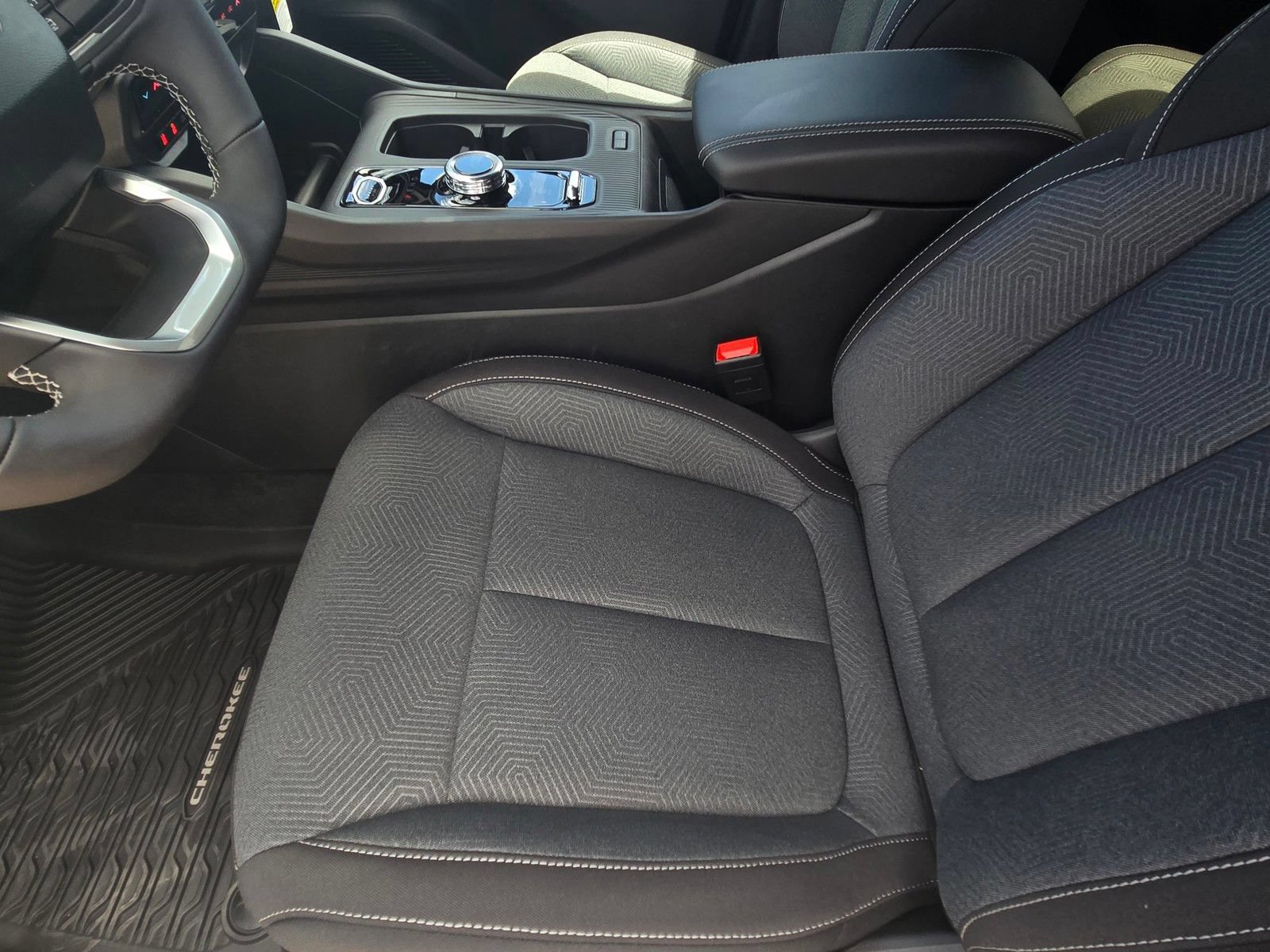 New 2026 Jeep Cherokee Laredo AWD/4WD image 10