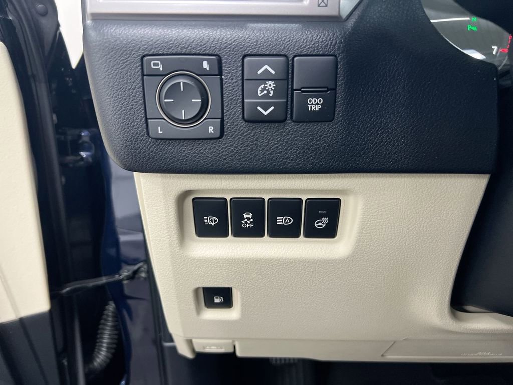 Used 2023 Lexus GX 460 Premium AWD/4WD image 14