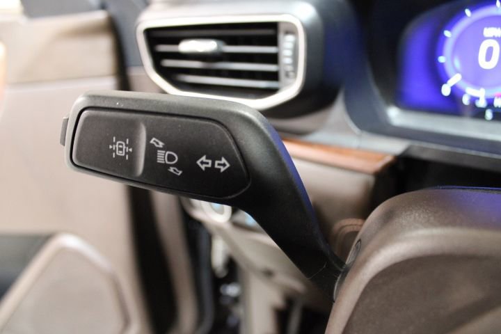 Used 2022 Ford Explorer King Ranch w/ Technology Package image 35