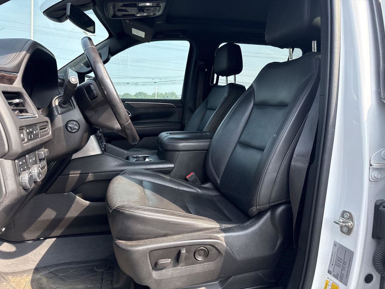 Used 2021 Chevrolet Suburban Z71 w/ Z71 Signature Package AWD/4WD image 17