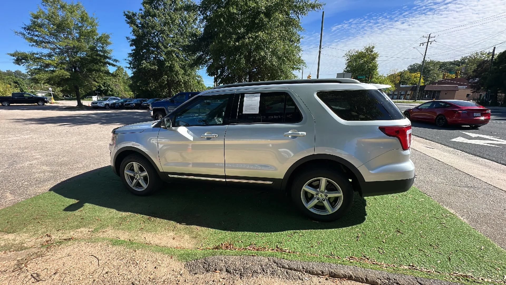 Used 2016 Ford Explorer XLT AWD/4WD image 6