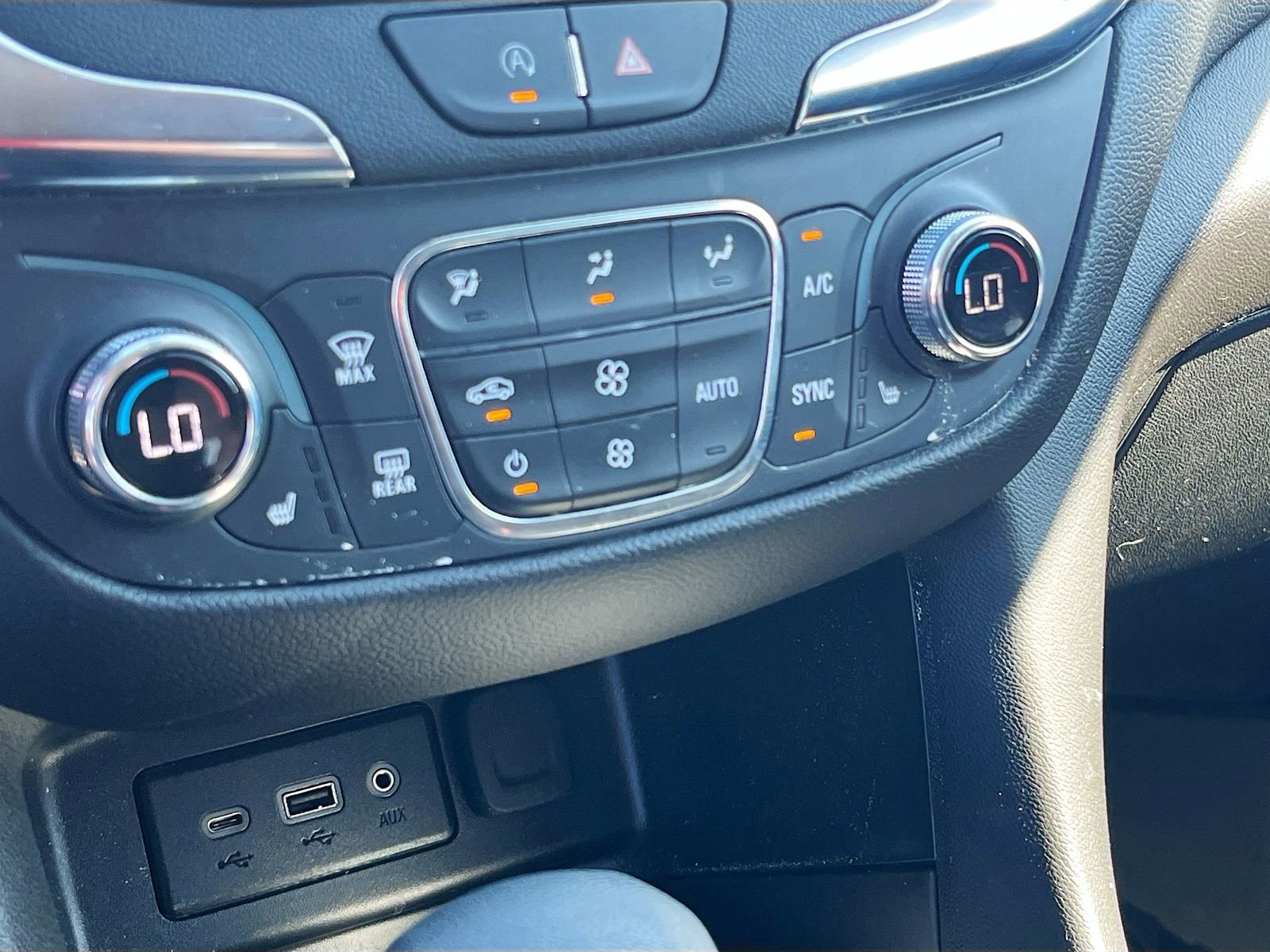 Used 2024 Chevrolet Equinox LT w/ LPO, Floor Liner Package image 15