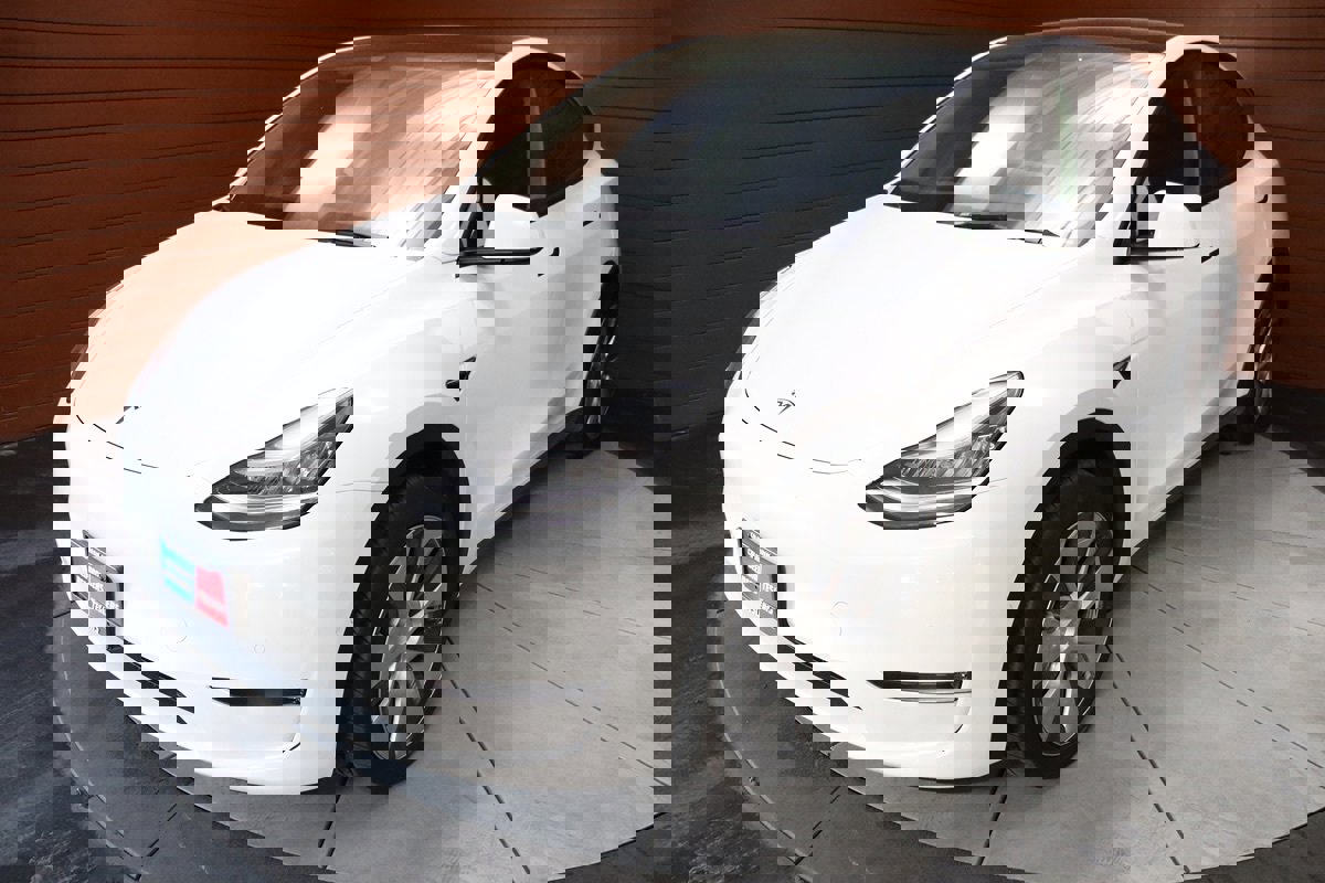 Used 2023 Tesla Model Y Long Range image 5