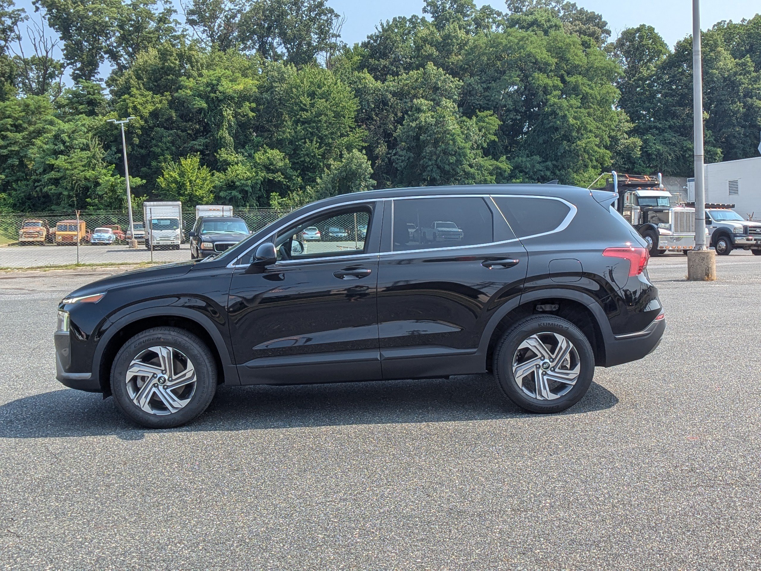 Used 2023 Hyundai Santa Fe SE AWD/4WD image 5