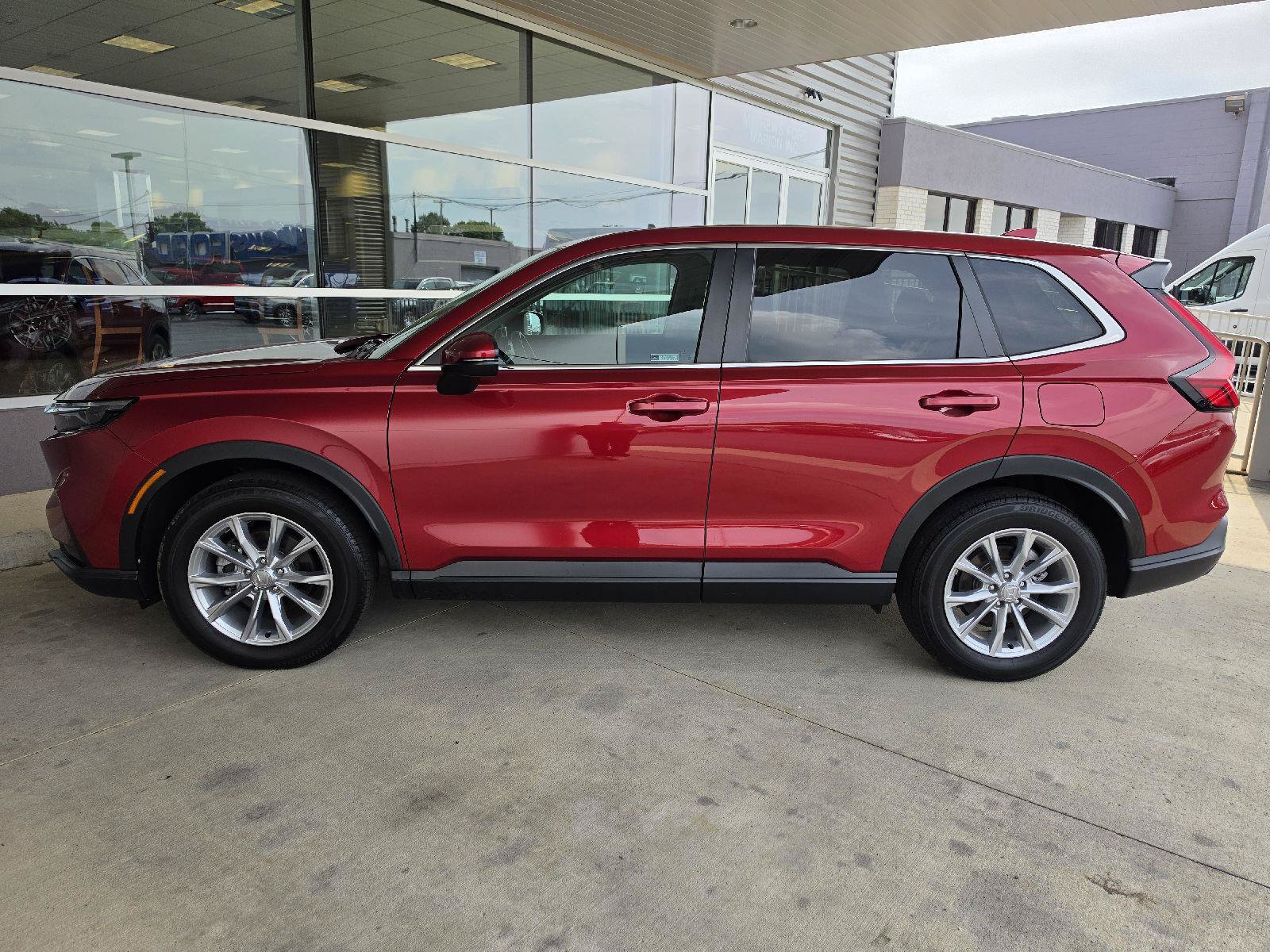 Used 2024 Honda CR-V EX image 2