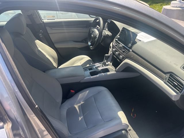 Used 2018 Honda Accord Touring image 6