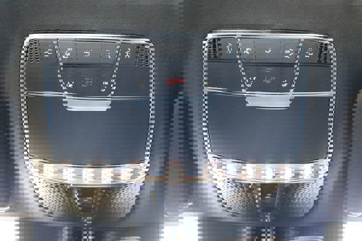 Used 2015 Mercedes-Benz S 63 AMG 4MATIC Sedan w/ Driver Assistance Package image 45