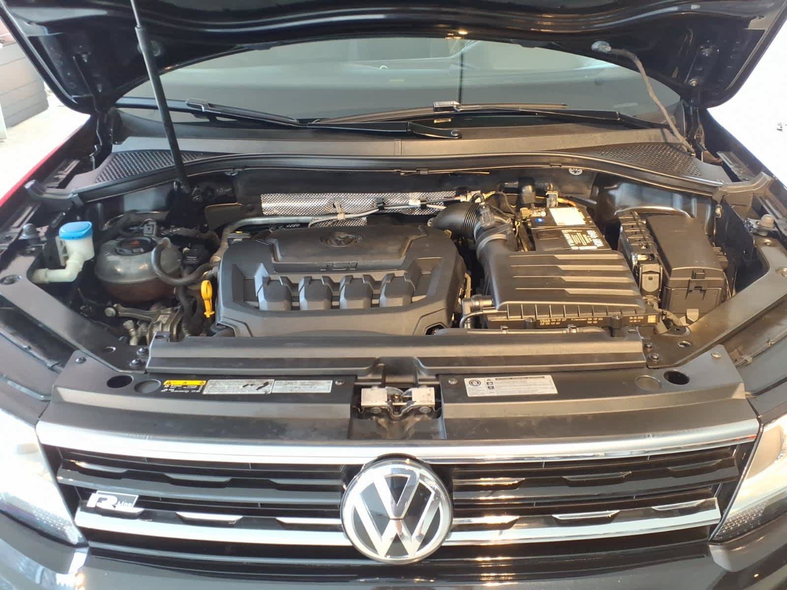 Used 2020 Volkswagen Tiguan SE R-Line AWD/4WD image 29