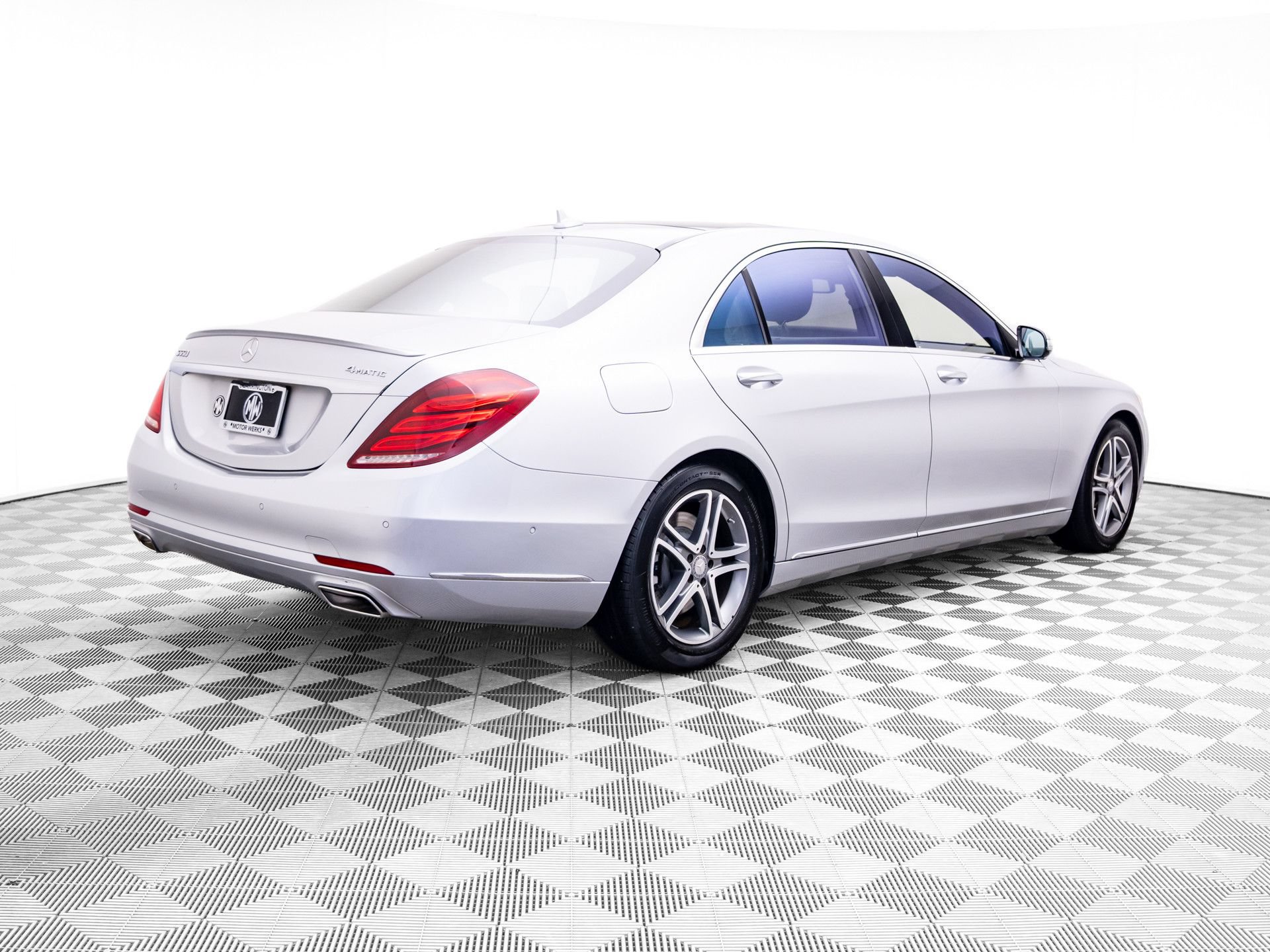 Used 2016 Mercedes-Benz S 550 4MATIC Sedan image 5