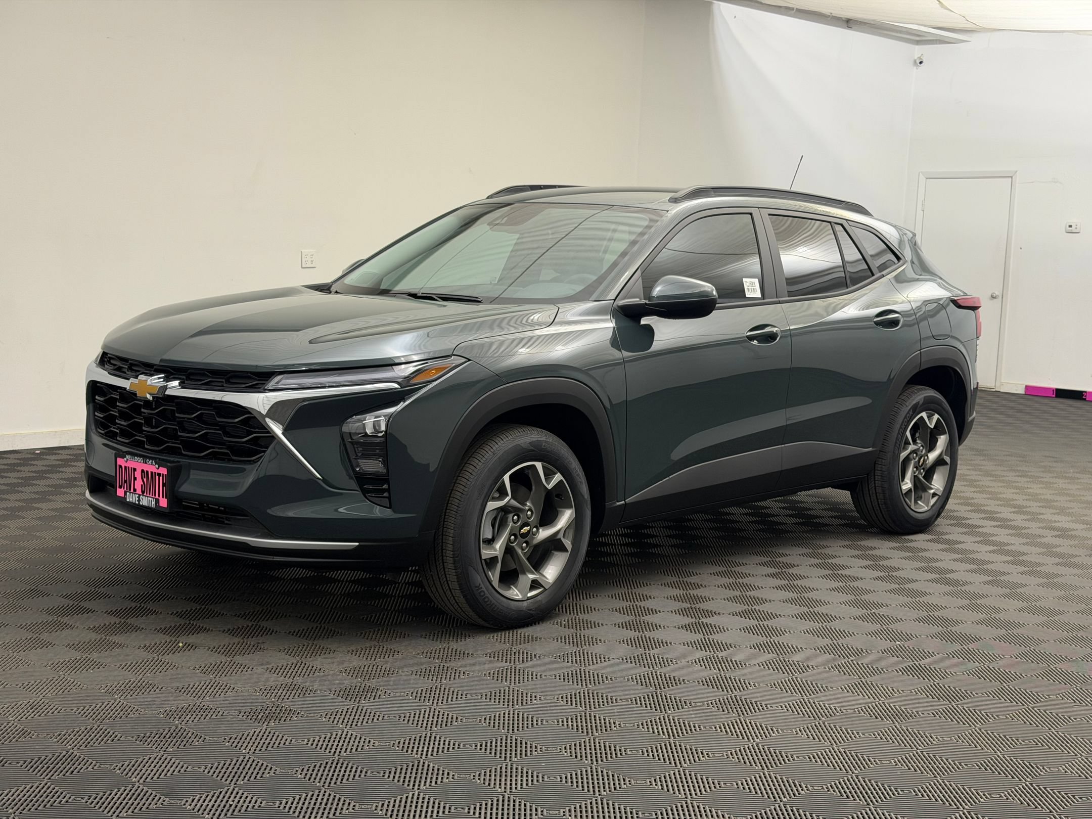New 2026 Chevrolet Trax LT w/ Driver Confidence Package FWD image 1