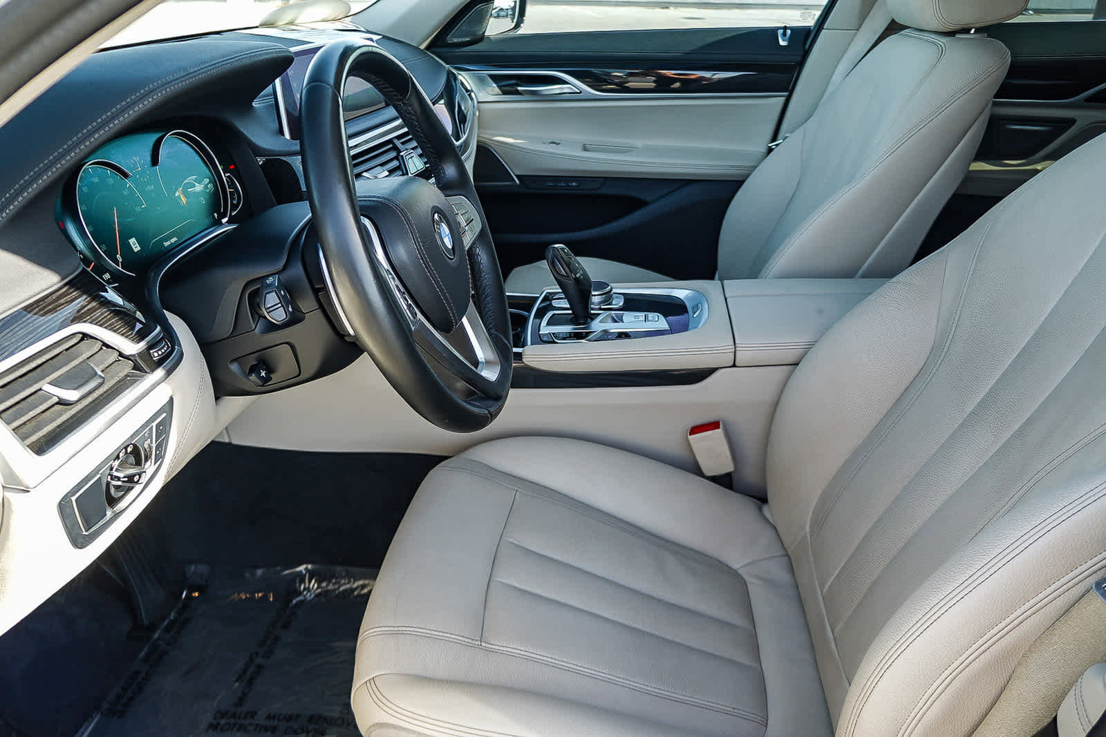 Used 2019 BMW 740i image 21