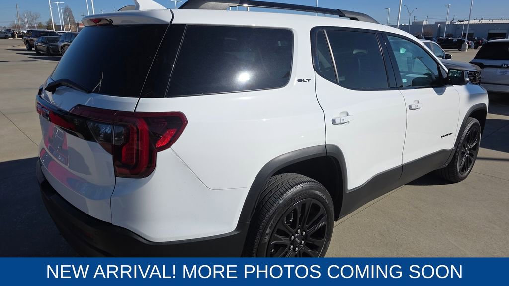 Used 2022 GMC Acadia SLT w/ Elevation Edition image 5