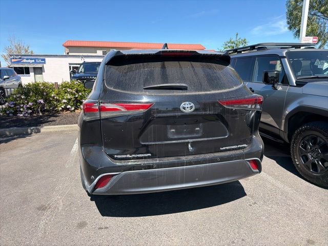 Used 2023 Toyota Highlander Limited AWD/4WD image 8