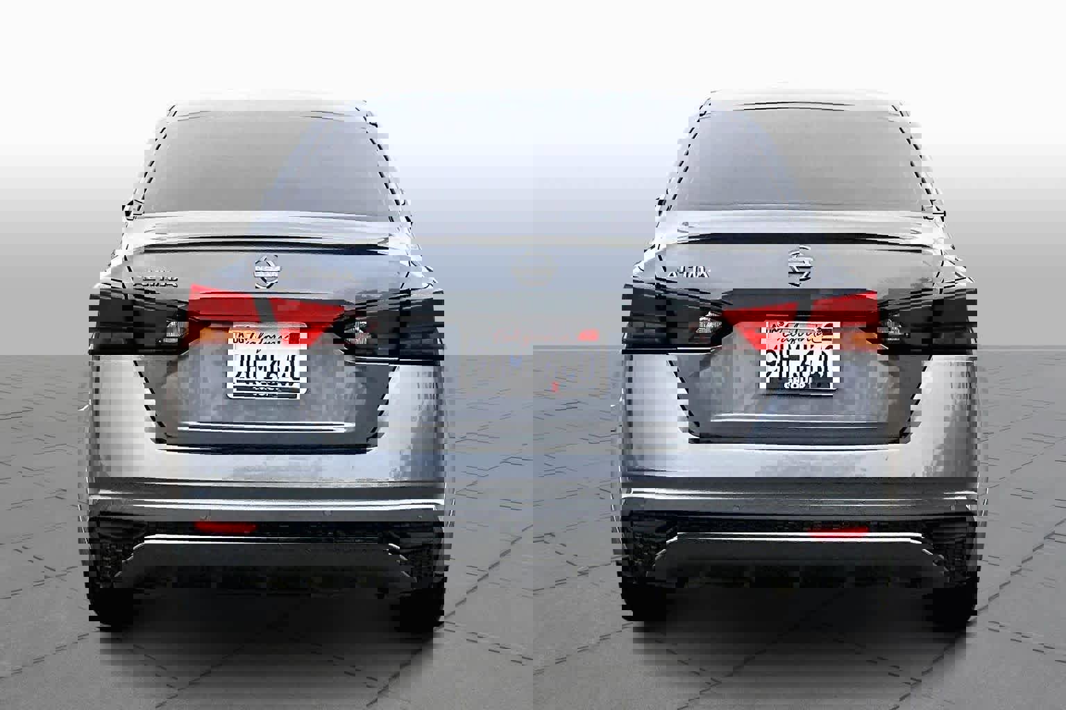 Used 2023 Nissan Altima 2.5 S image 4