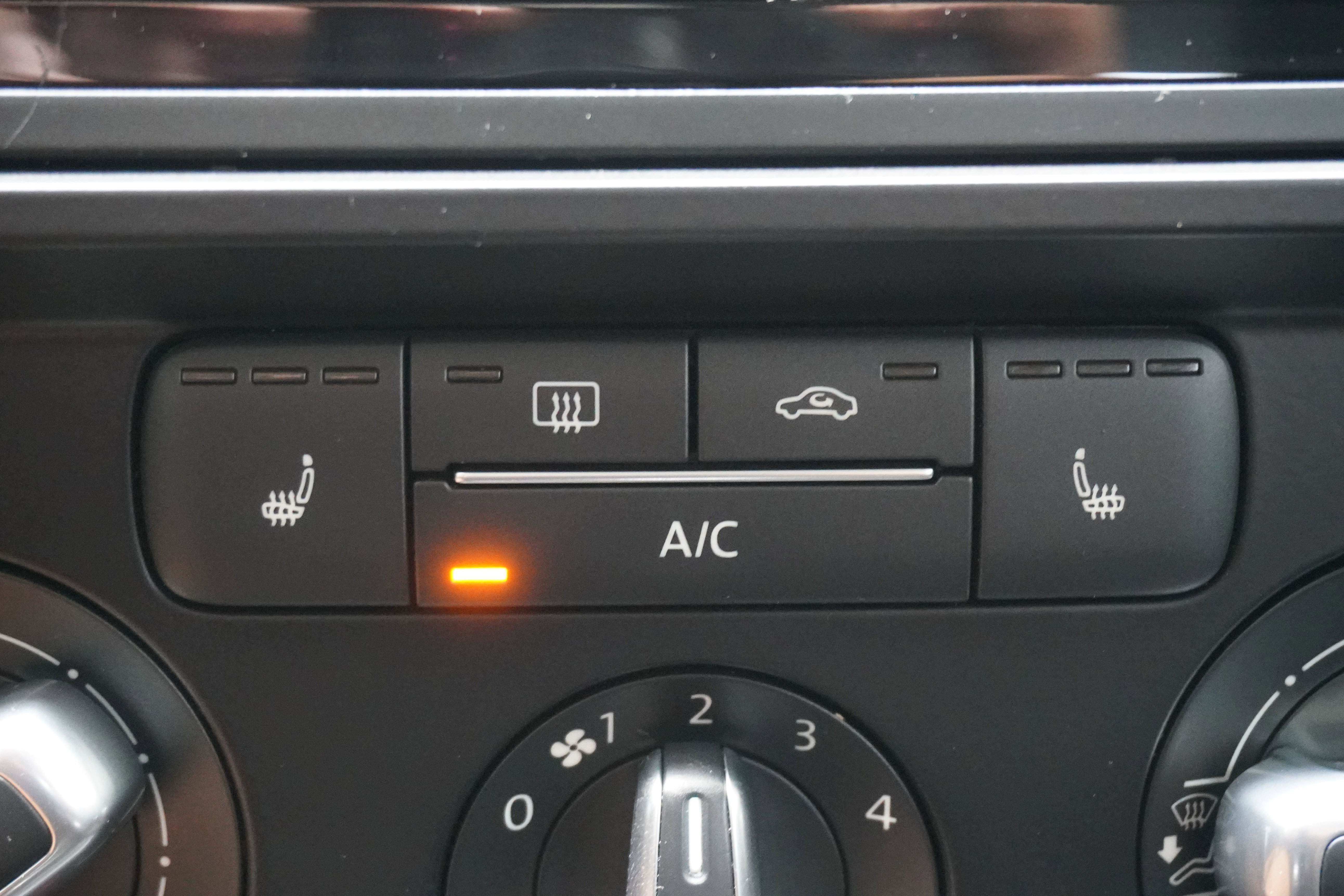 Used 2016 Volkswagen Jetta SE FWD image 19