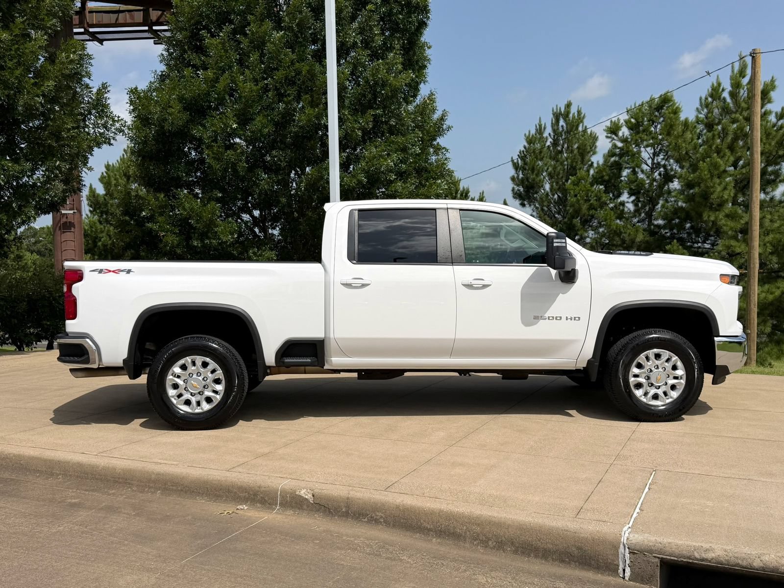Used 2024 Chevrolet Silverado 2500 LT w/ Convenience Package AWD/4WD image 7