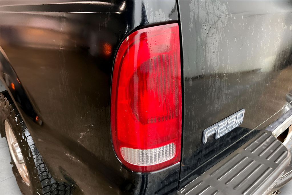 Used 2001 Ford F250 Lariat RWD image 14