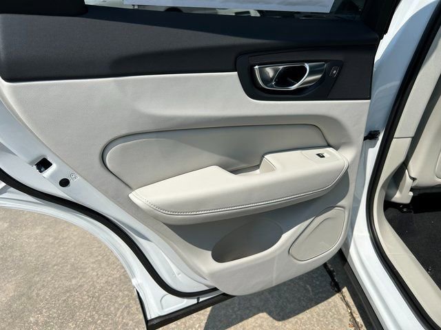 New 2025 Volvo XC60 T8 Ultra w/ Protection Package Premier image 16