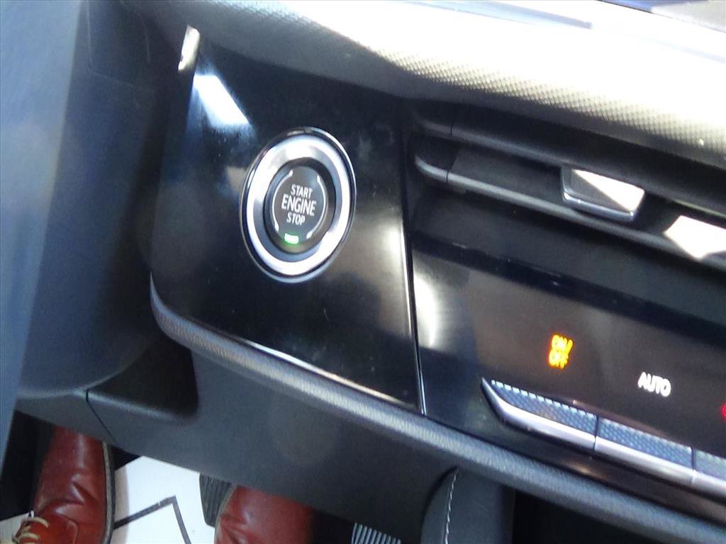 Used 2025 Buick Envision Preferred AWD/4WD image 24