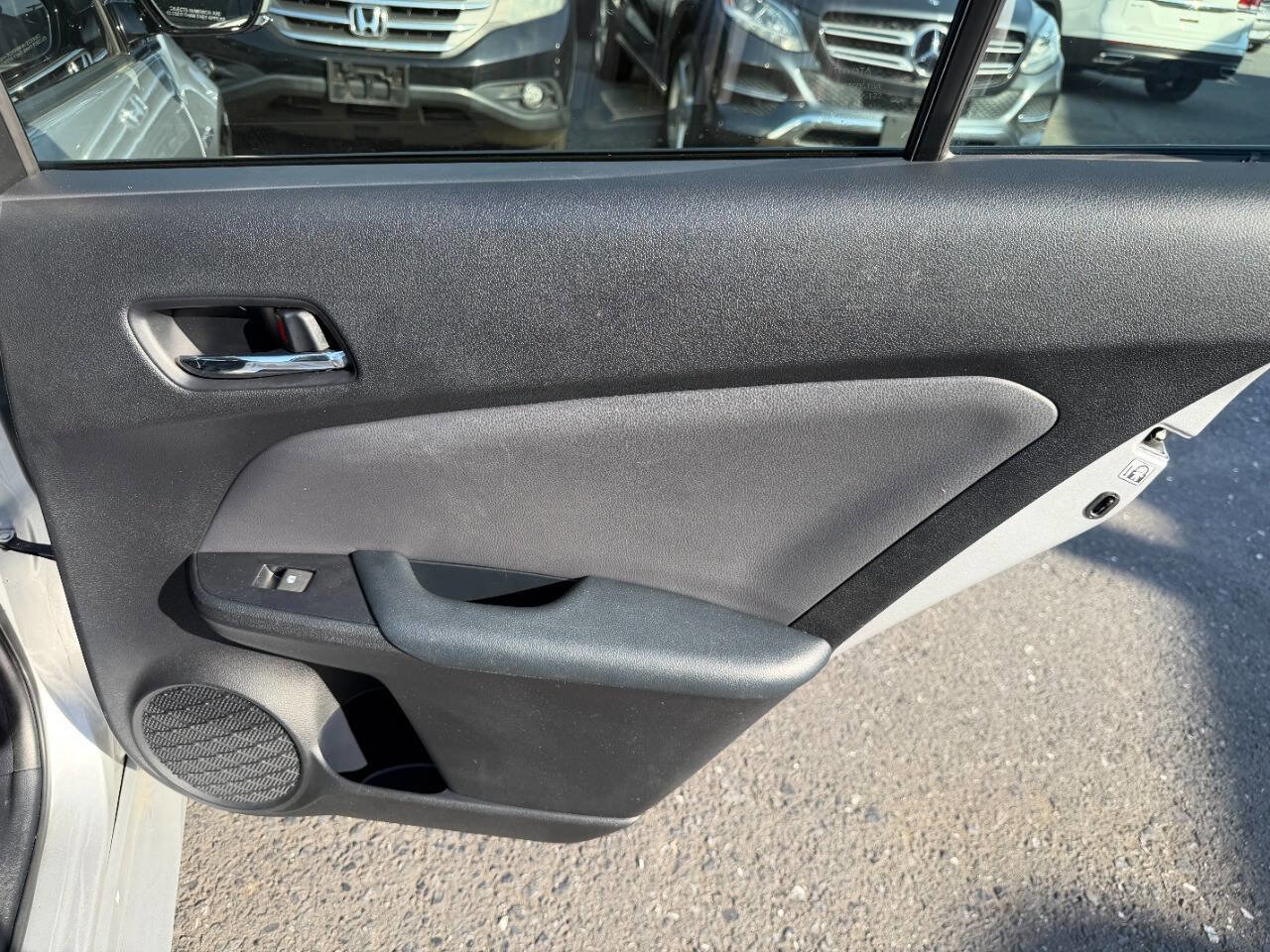 Used 2016 Toyota Prius Four w/ Advanced Technology Package FWD image 38