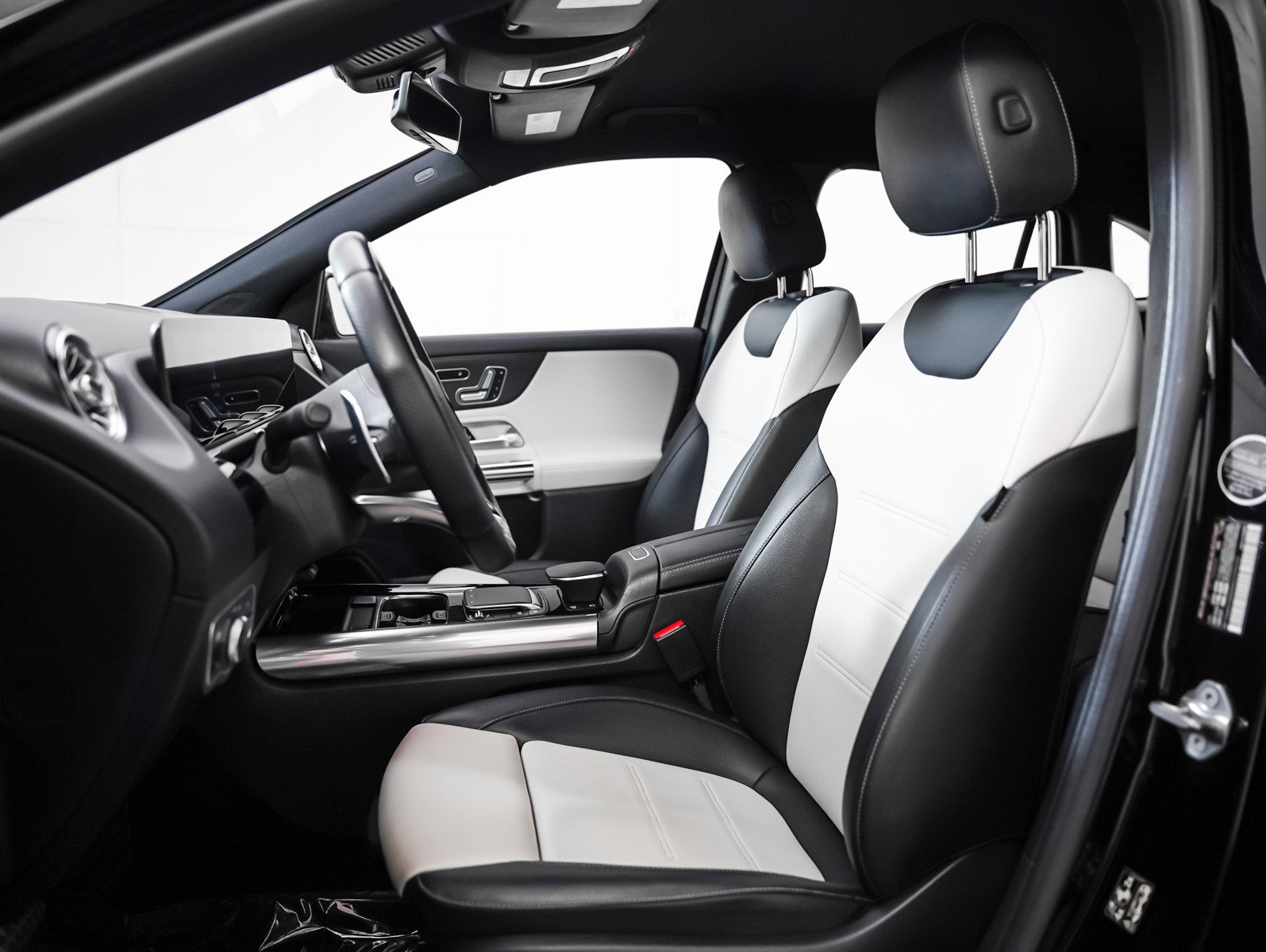 Certified 2021 Mercedes-Benz GLA 35 AMG 4MATIC image 8