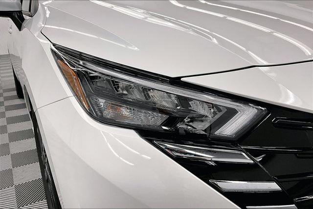 New 2025 Nissan Versa SV w/ Trunk Package FWD image 14