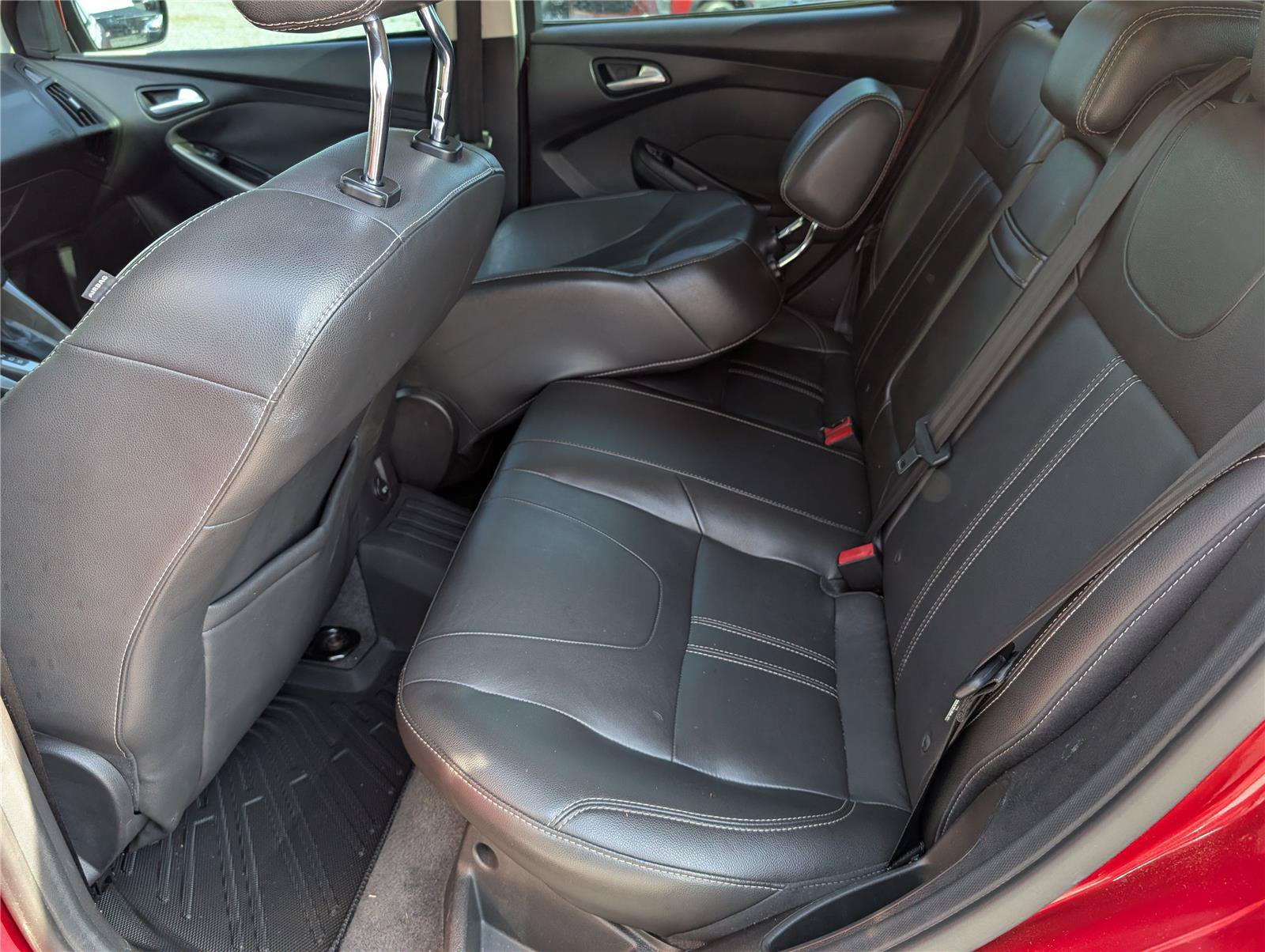 Used 2012 Ford Focus SEL FWD image 31