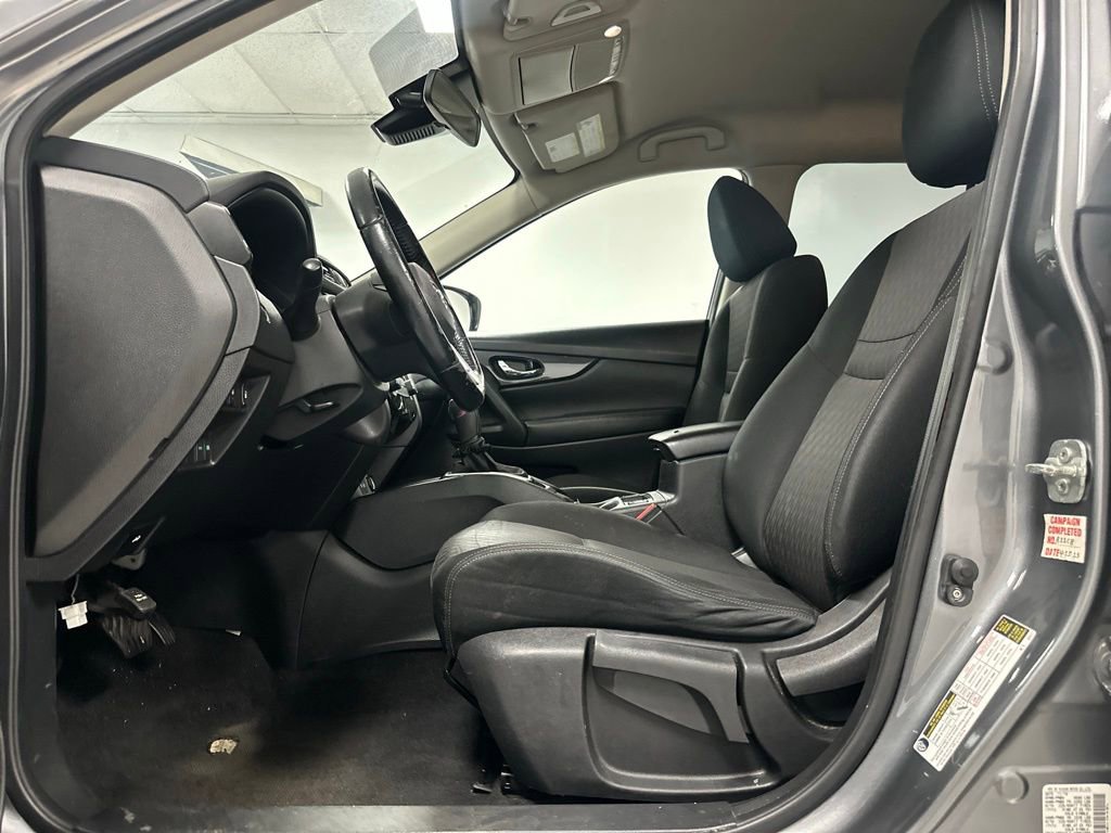 Used 2020 Nissan Rogue S w/ Special Edition Package FWD image 16