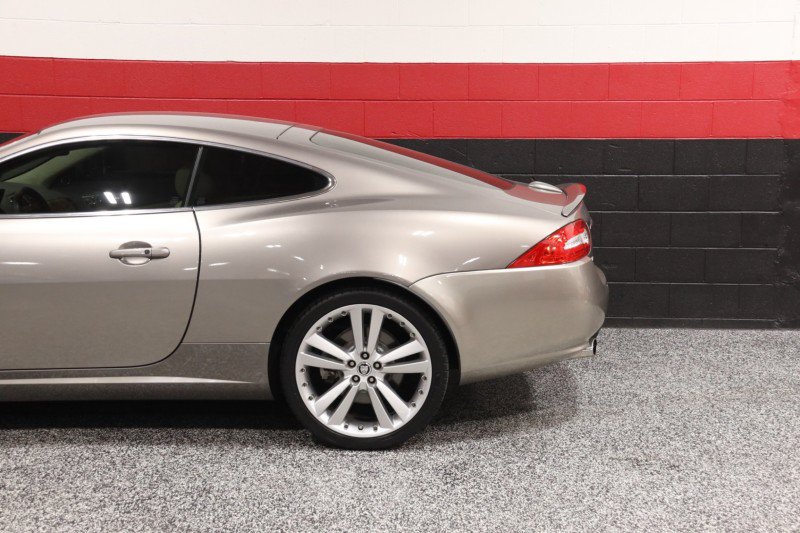 Used 2010 Jaguar XK Coupe RWD image 22