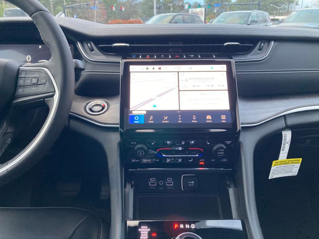 New 2024 Jeep Grand Cherokee Limited 4xe w/ Luxury Tech Group II image 18