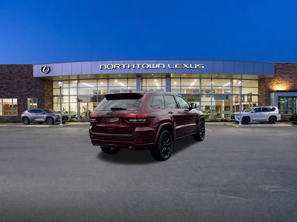Used 2018 Jeep Grand Cherokee Altitude AWD/4WD image 22