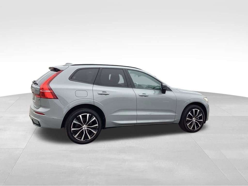 Used 2024 Volvo XC60 B5 Plus image 6