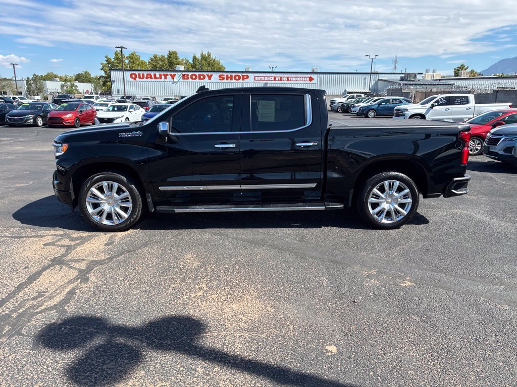 Used 2024 Chevrolet Silverado 1500 High Country w/ High Country Premium Package AWD/4WD image 2