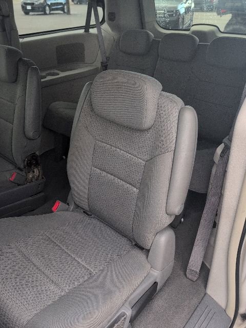 Used 2009 Chrysler Town & Country Touring image 27