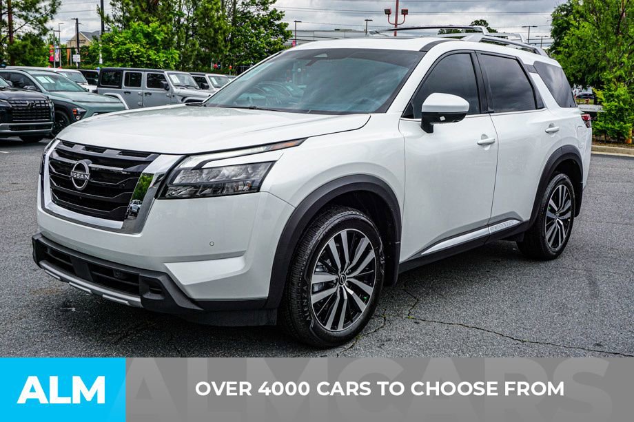 Used 2025 Nissan Pathfinder Platinum w/ Cargo Package AWD/4WD image 3