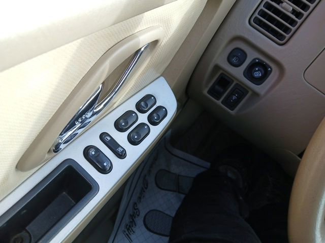 Used 2006 Mercury Mariner Luxury image 26