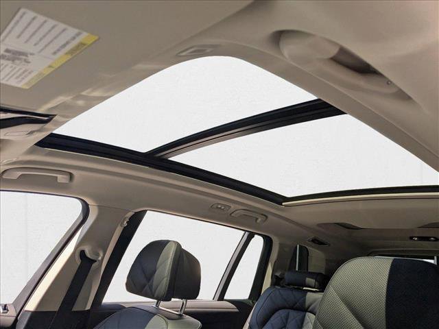 Used 2026 BMW X7 xDrive40i w/ Premium Package image 17