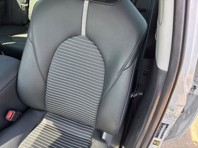 Used 2023 Toyota Camry SE FWD image 10