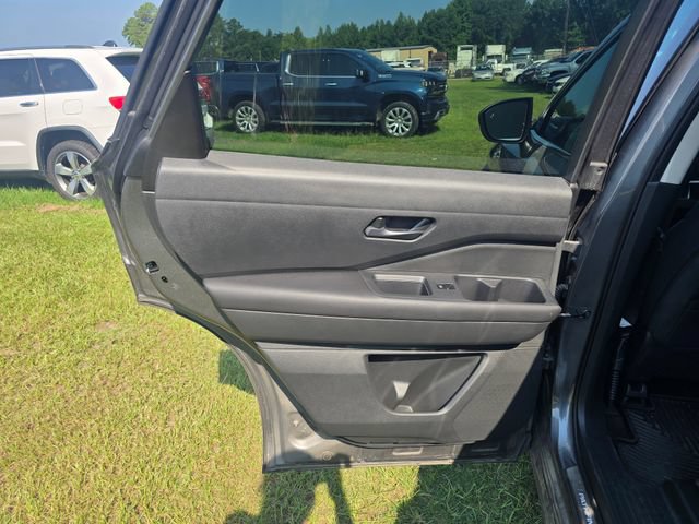 Used 2024 Nissan Pathfinder SV w/ SV Premium Package FWD image 38